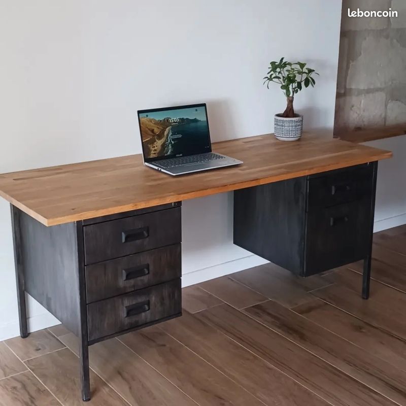 Bureau (image 1)