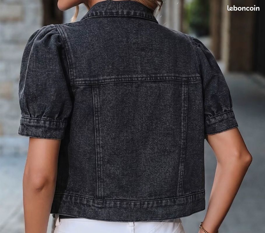 Veste en Jean Courte Manches Bouffantes - Denim Noir Délavé Vintage - Neuve (image 2)