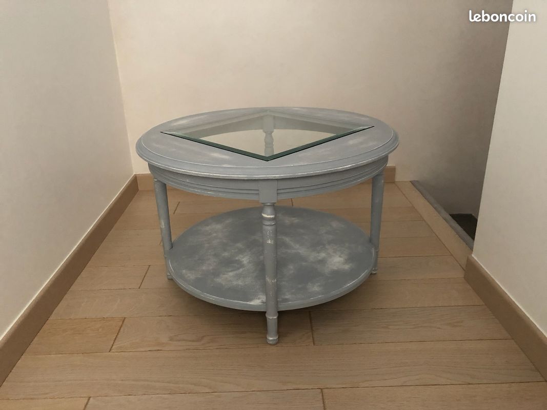 Table basse sérusée grise (image 1)