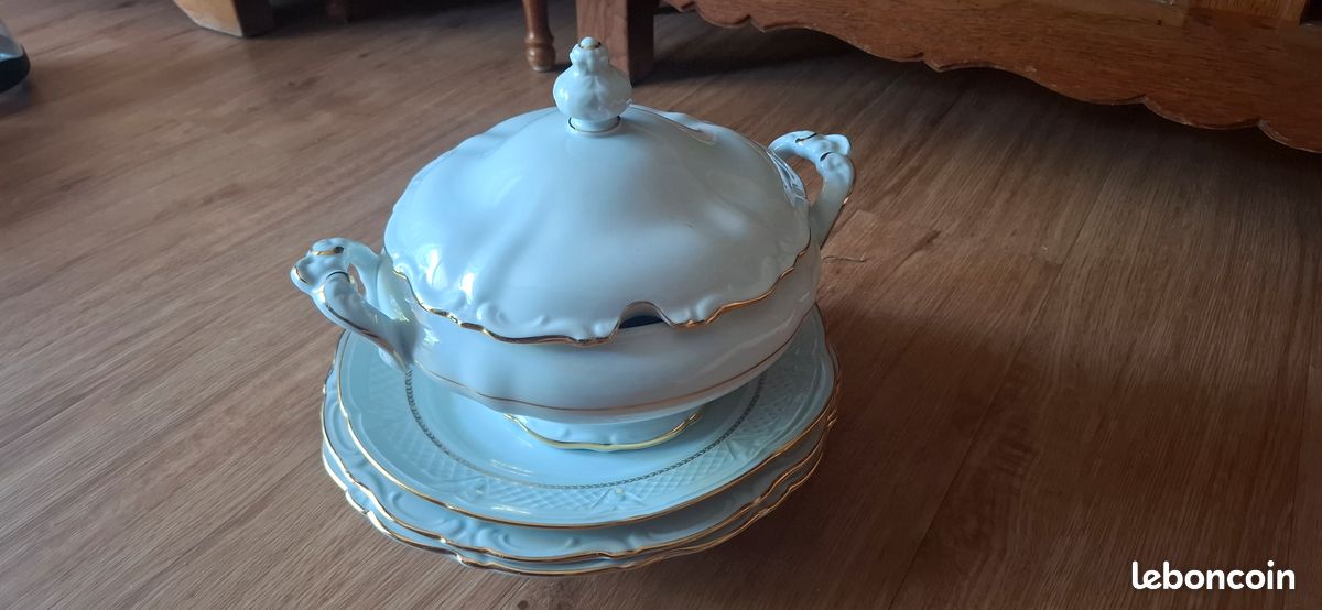 Service complet en Porcelaine de France (image 2)