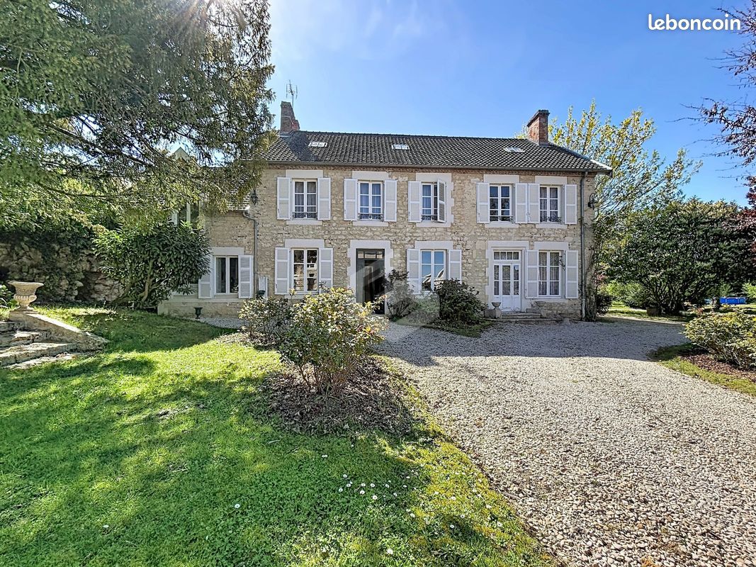 Maison 8 pièces 242 m² · à Villers-Franqueux · 242 m² · 630 000 €