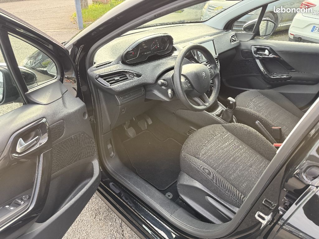 Peugeot 208 1.6 BlueHDi 75ch BVM5 Active (image 8)