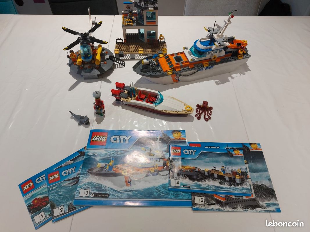 Lego city 60167 Le QG des gardes côtes 
Le QG des garde-côtes
Le QG des garde-côtes
Le QG des garde-côtes (image 1)