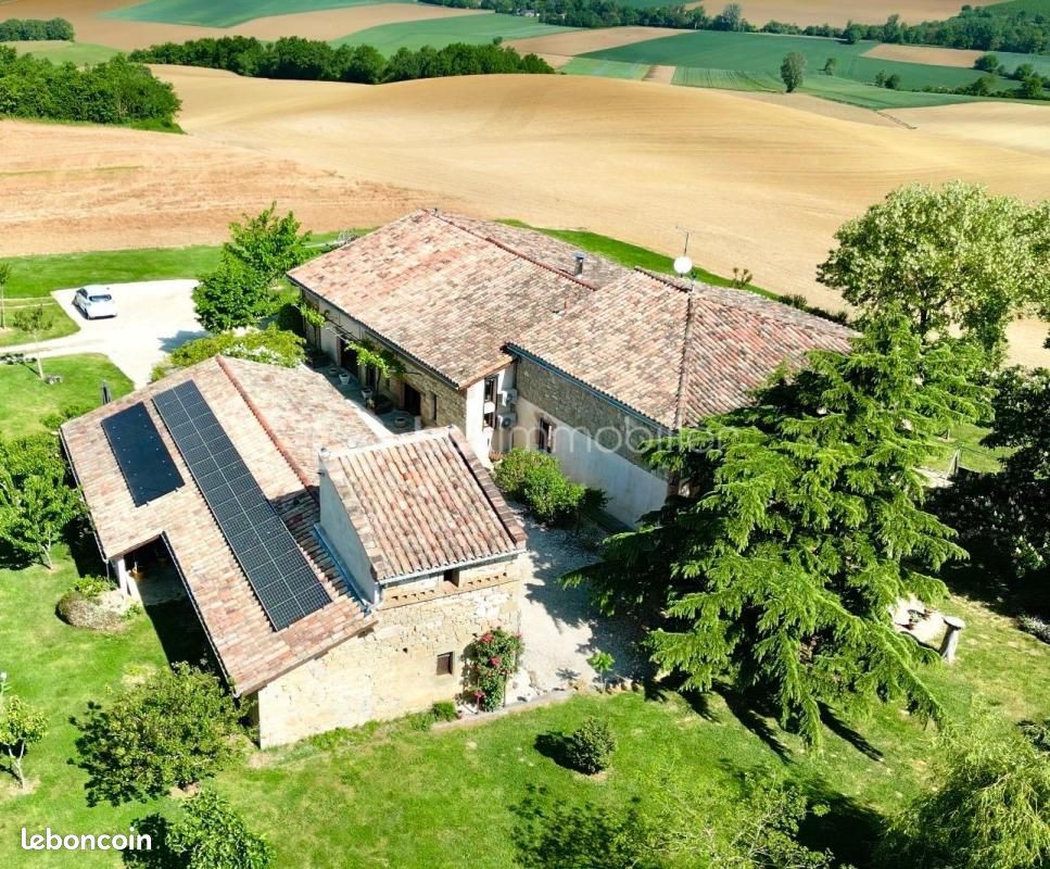 Maison 8 pièces 330 m² · à Beaumont-de-Lomagne · 330 m² · 770 000 €