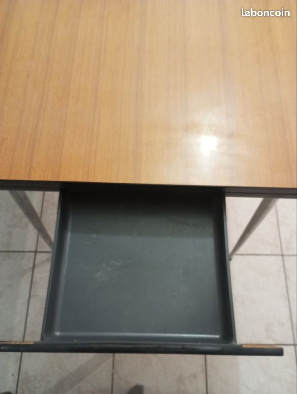 Table a manger (image 2)