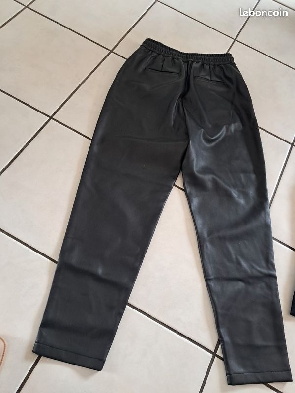 Pantalon simili neuf noir taille 1 (image 2)