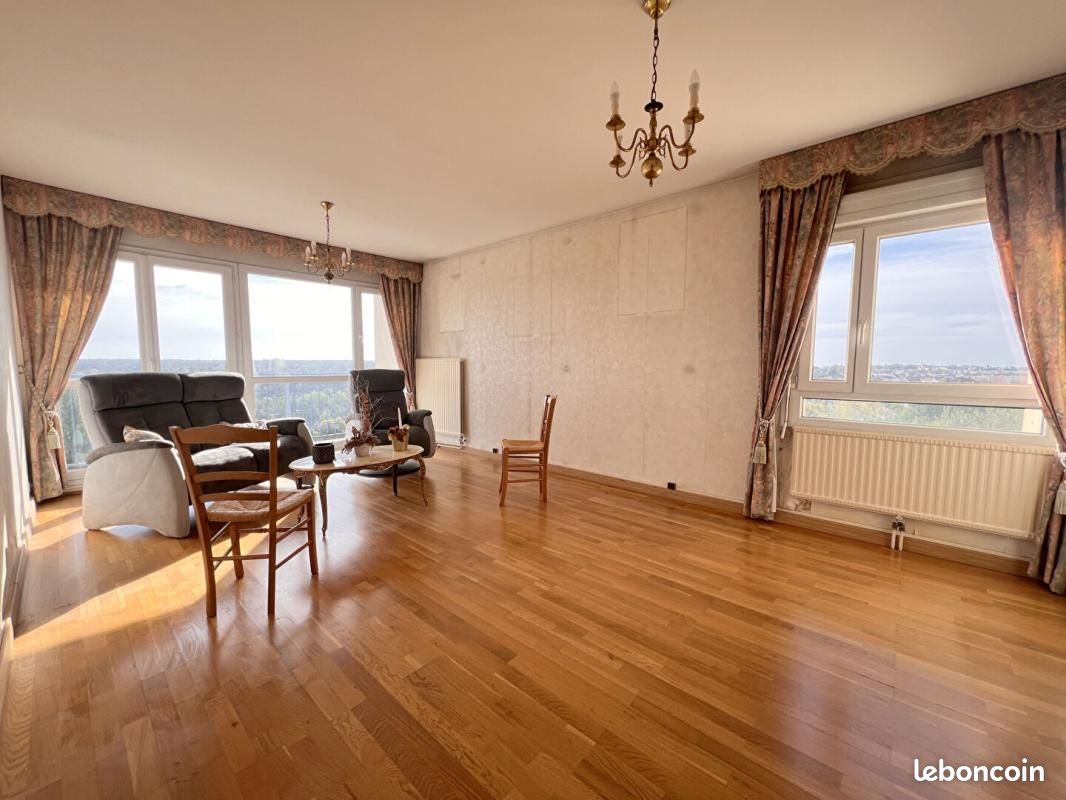 Appartement 8 pièces 168 m² · au Mans · 168 m² · 127 000 €