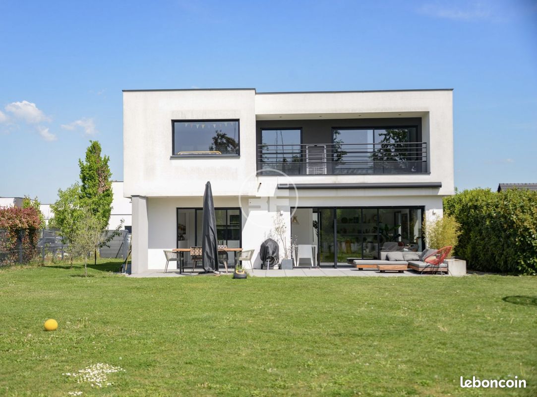 Maison 7 pièces 220 m² · à Saint-Louis · 220 m² · 780 000 €