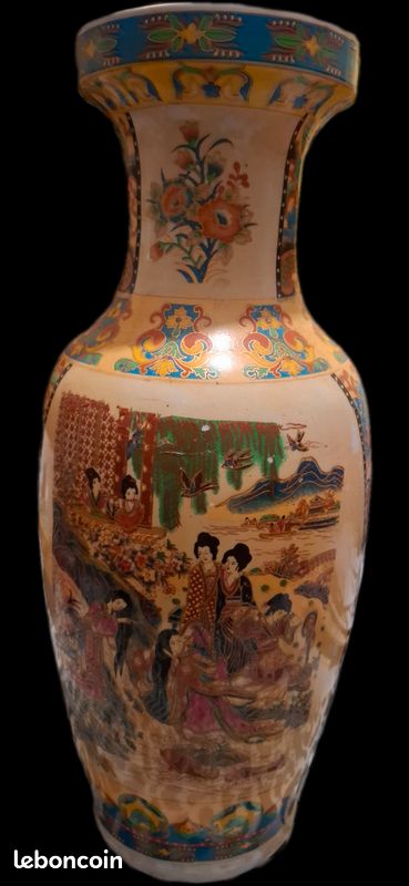 Grand vase asiatique vintage – décor personnages et fleurs – multicolore (image 1)