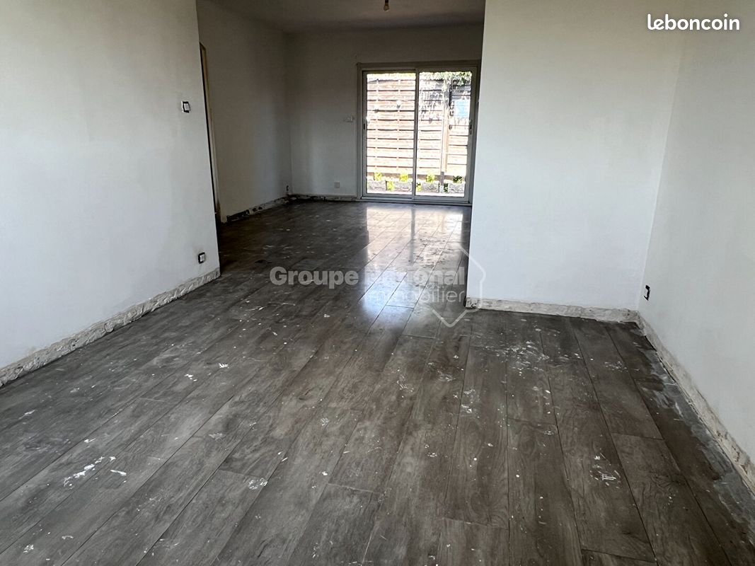 Appartement 3 pièces 77 m² · à Vergèze · 77 m² · 800 €