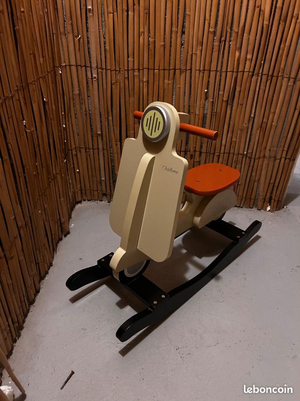 Vespa à bascule Childhome (image 1)