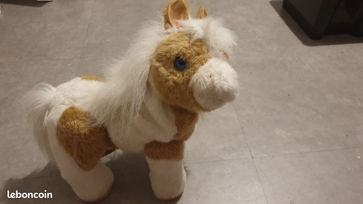 Pony furReal (image 1)