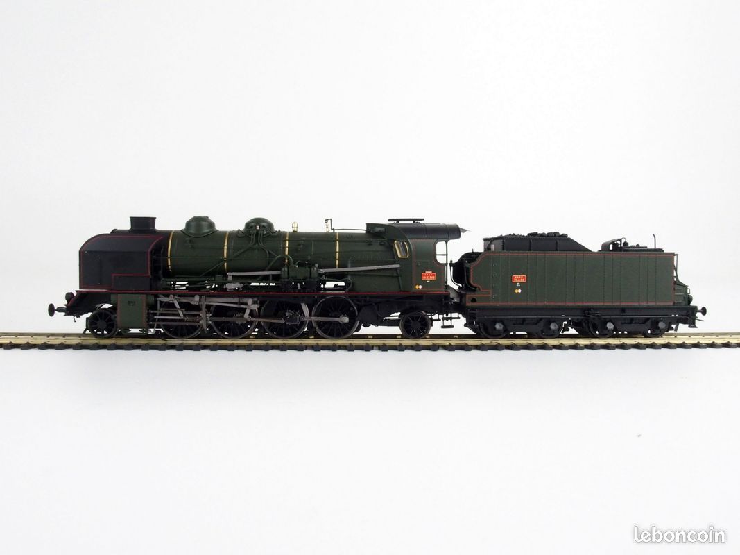 Locomotive à Vapeur REE Modèles 141 E672 – Verte époque 3 – Échelle Standard