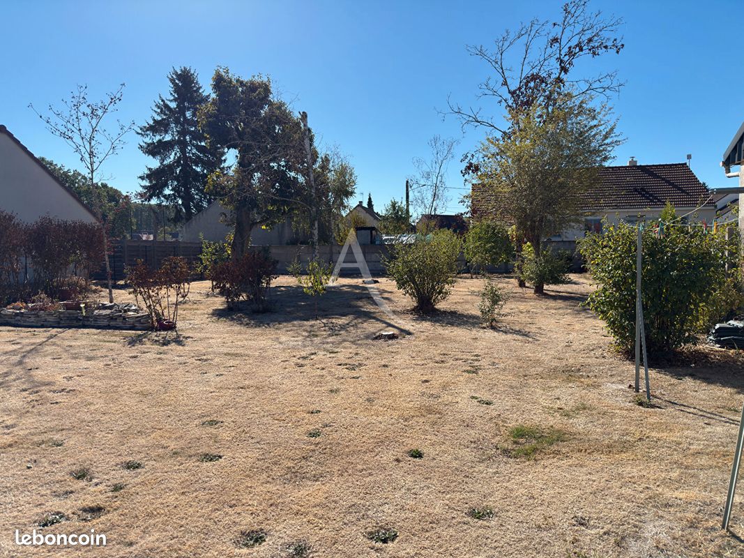 Terrain 721 m² · à La Ferté-Saint-Aubin · 721 m² · 99 000 €