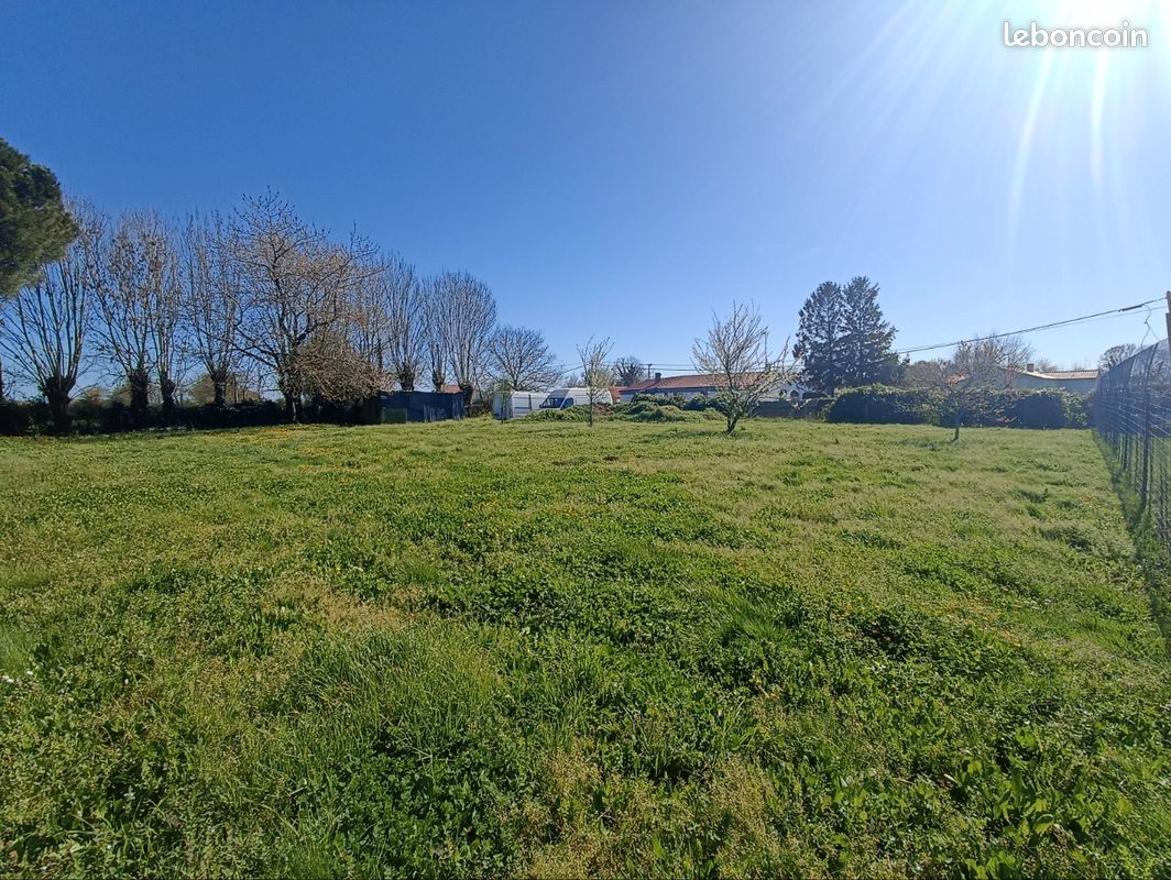 Terrain constructible · à Le Champ-Saint-Père · 55 000 €