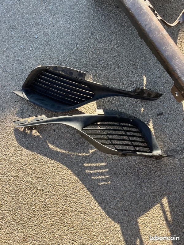 Grilles de pare choc avant de 308 (image 1)