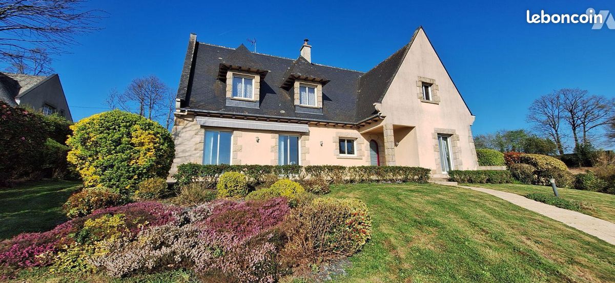Maison 8 pièces 239 m² · à Gosné · 239 m² · 458 750 €