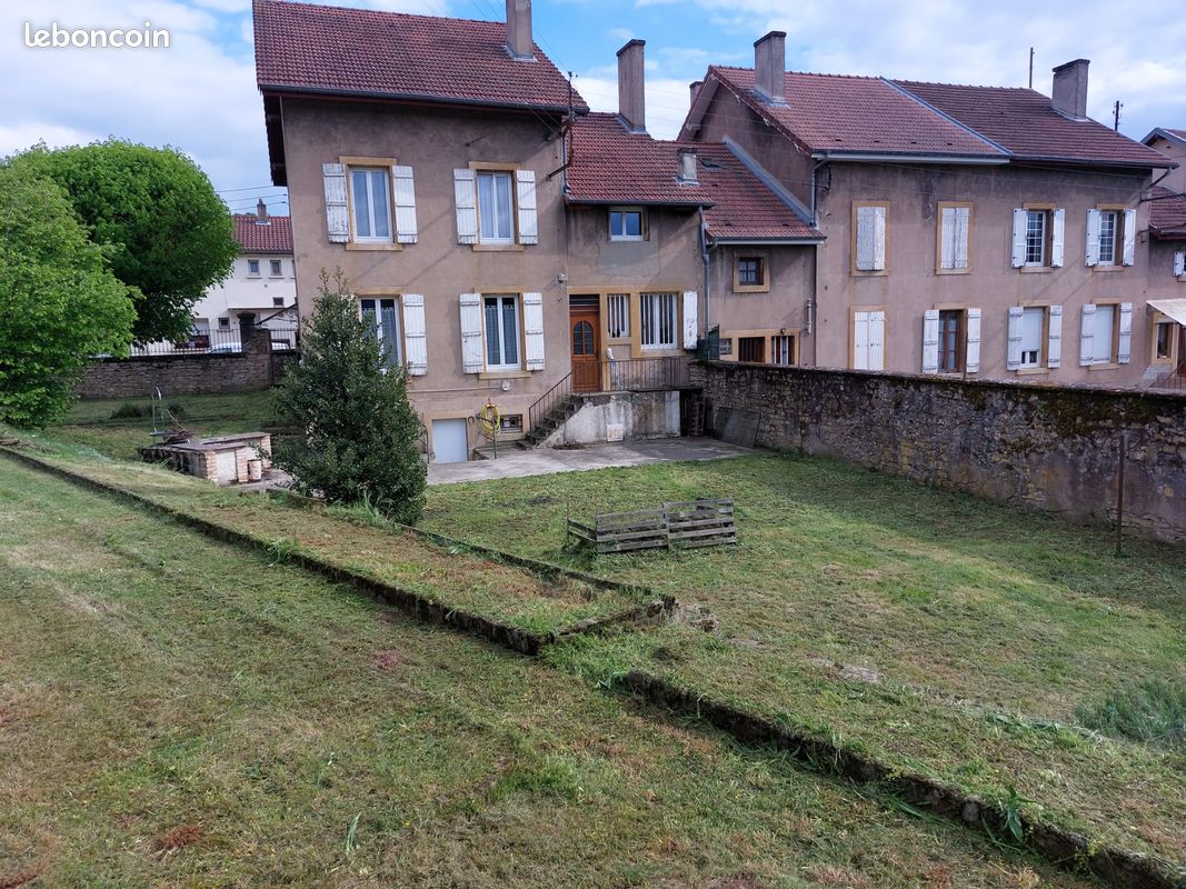 Maison 9 pièces 190 m² · à Jœuf · 190 m² · 209 000 €