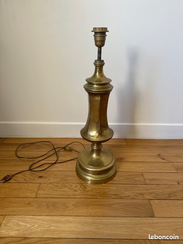 Pied de lampe (image 1)