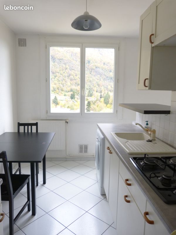 Appartement 1 pièce 28 m² · à Saint-Égrève · 28 m² · 565 €