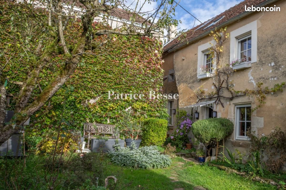 Maison 8 pièces 350 m² · à Toucy · 350 m² · 340 000 €