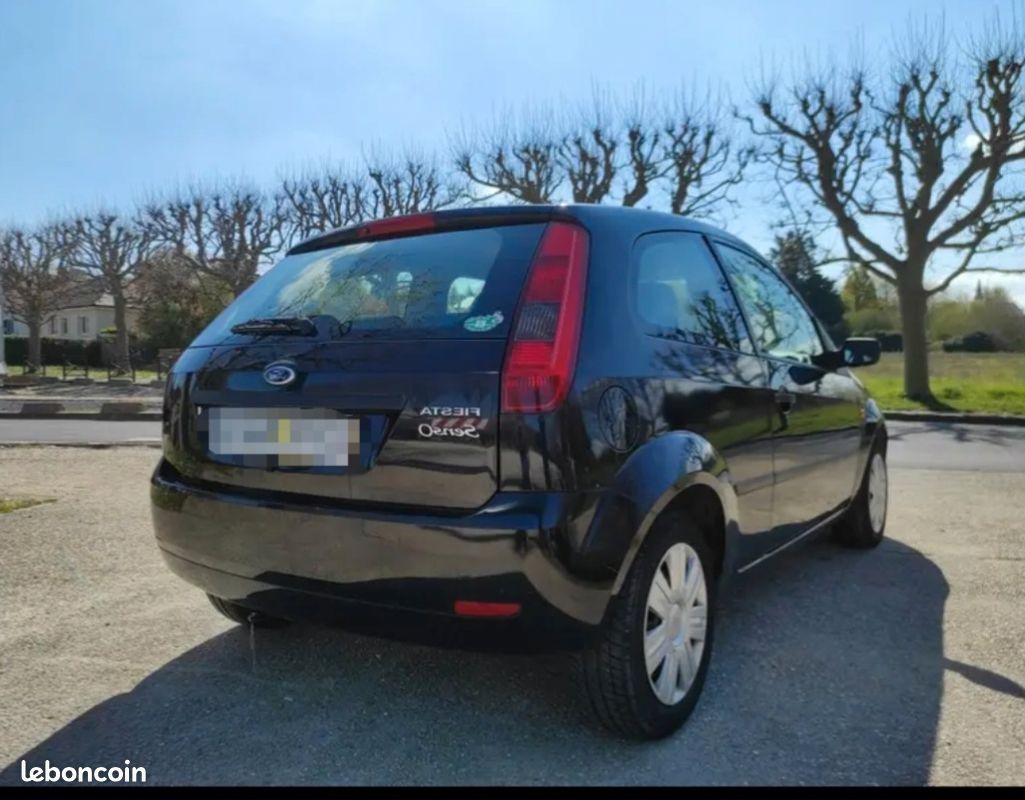 Ford Fiesta - 97200 kms - 1ère MAIN - moteur à chaîne - climatisation (image 2)