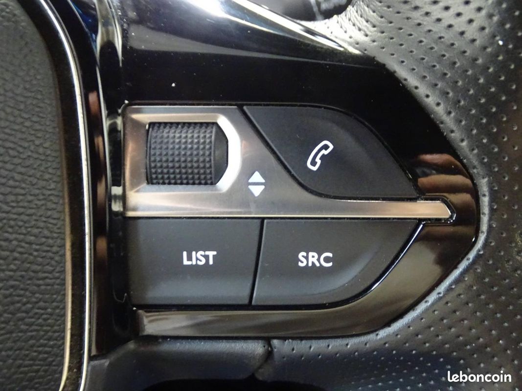 Peugeot 208 e-208 136ch GT Pack (image 18)