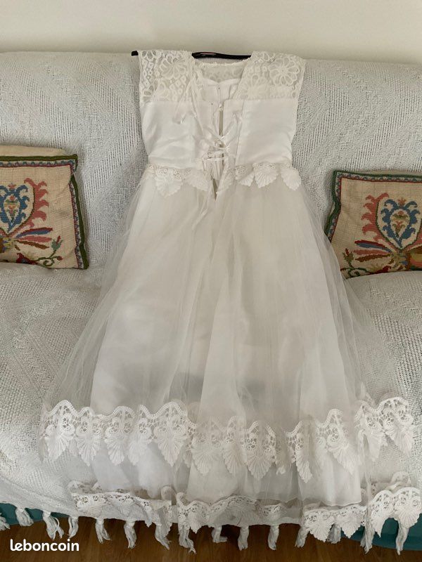 Robe DE MARIÉE VINTAGE ( POLYESTER + VISCOSE) TAILLE 36/38 ? (image 2)