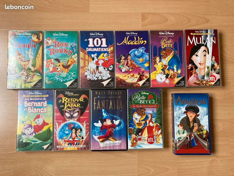 Lot de 11 cassettes - VHS - Walt Disney (image 1)