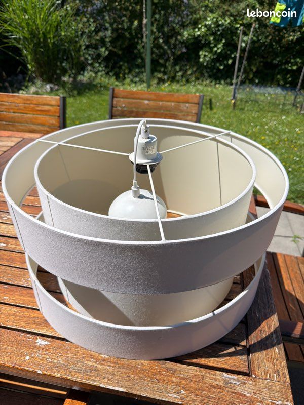 Suspension luminaire (image 1)