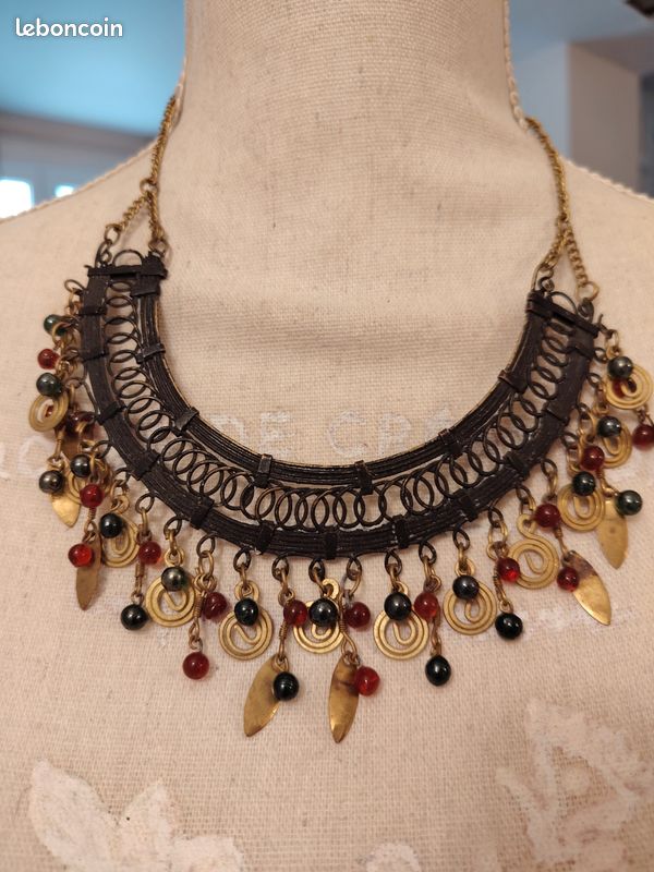 Collier Plastron Vintage En Métal Doré - Style Rétro - Occasion (état à Vérifier)
