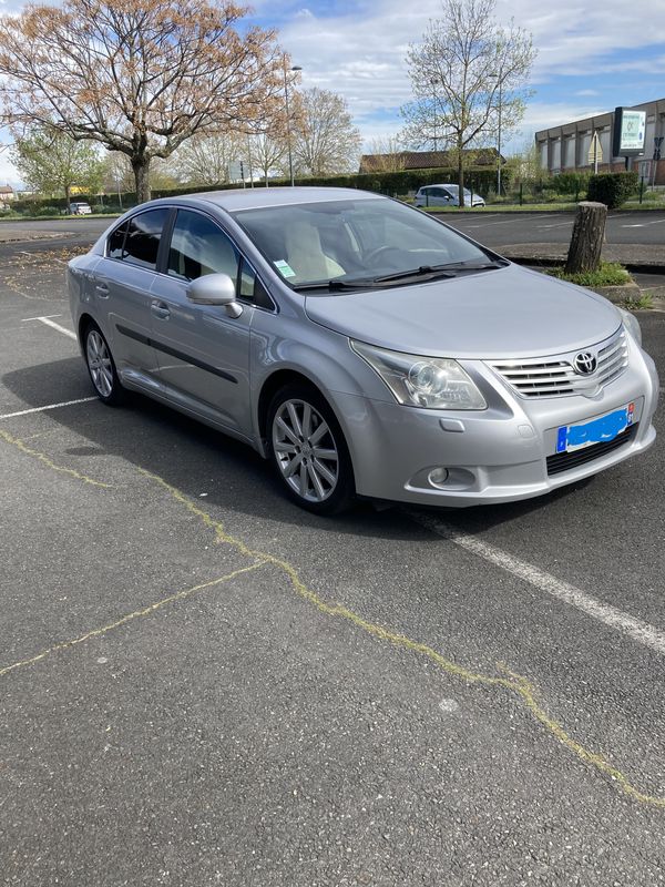 Toyota Avensis - Voitures