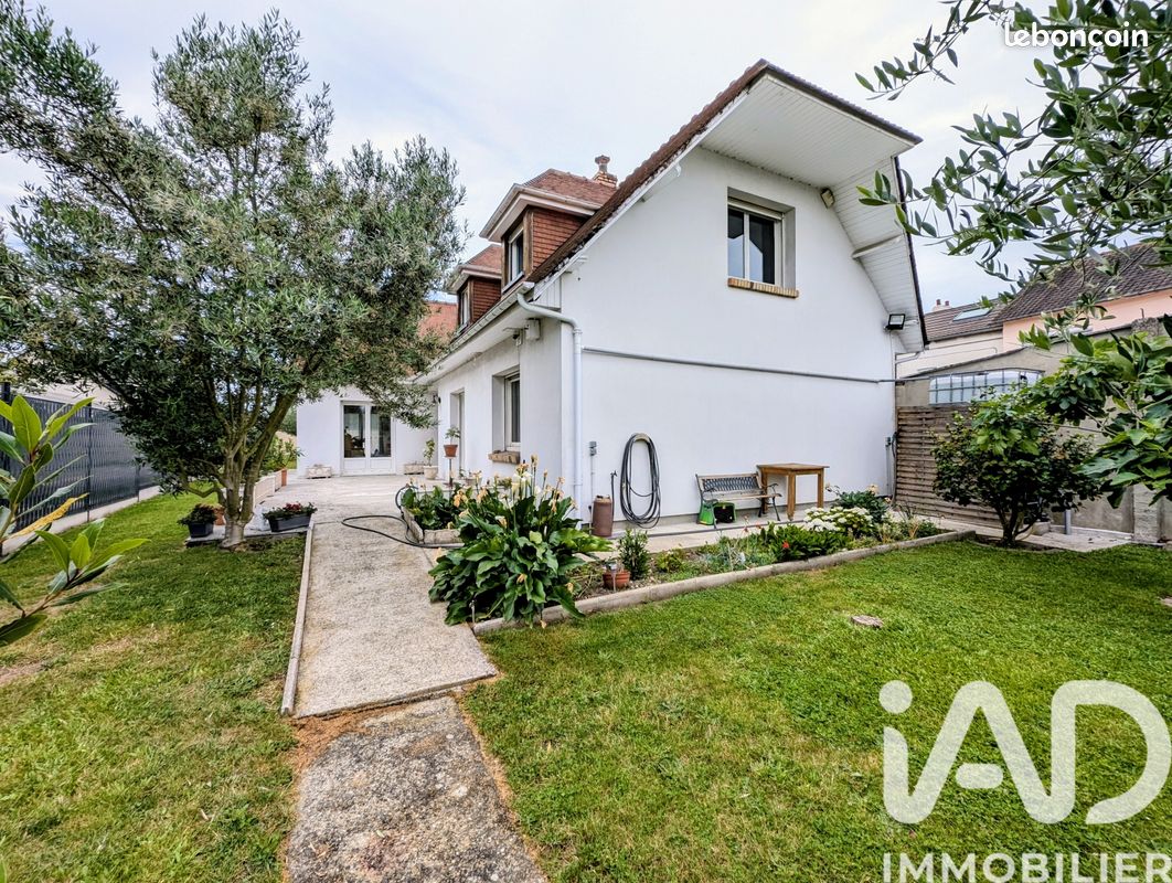 Maison 7 pièces 164 m² · à Oissel · 164 m² · 280 000 €