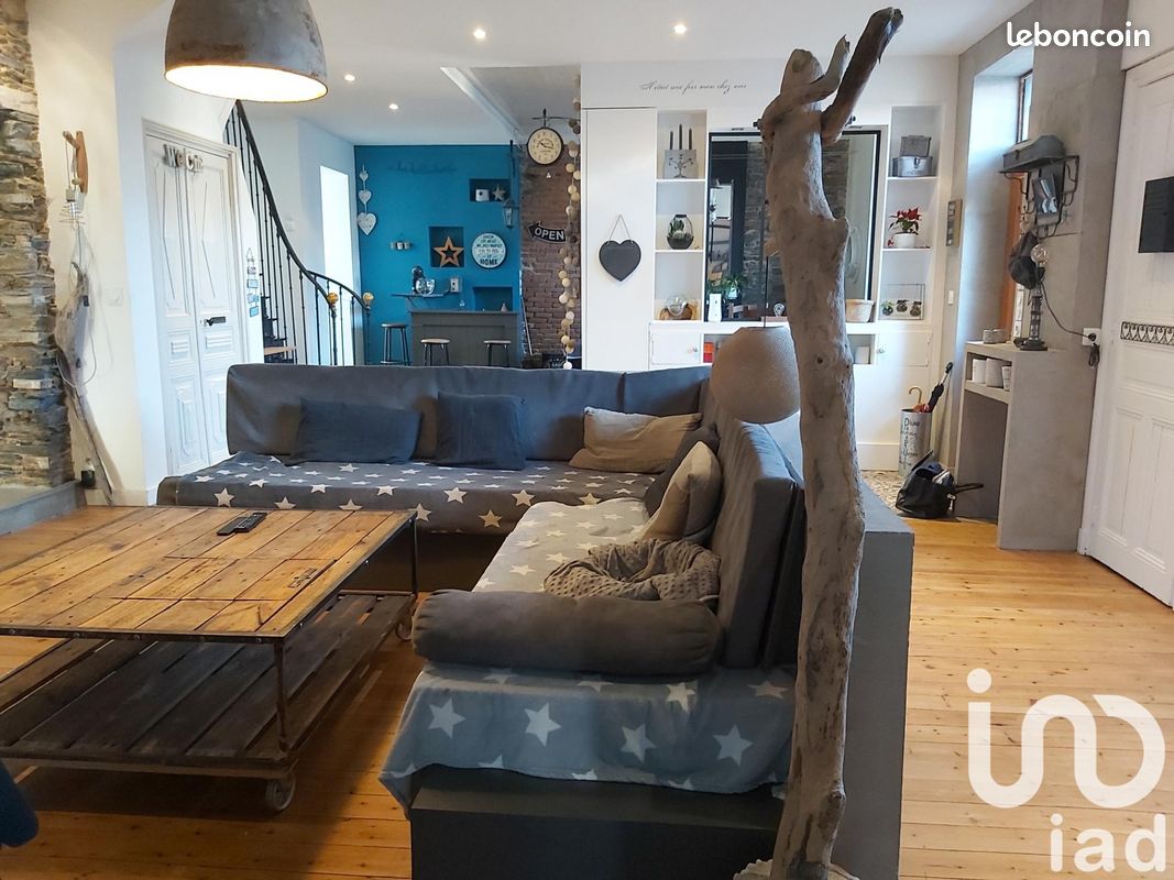 Maison 7 pièces 215 m² · à Nieul-le-Dolent · 215 m² · 278 900 €