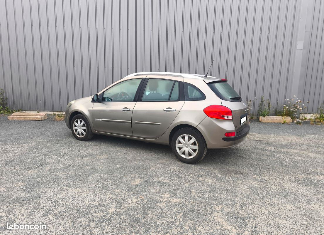 Renault CLIO 3 ESTATE 1.5 DCI 75 CH 2012 (image 2)