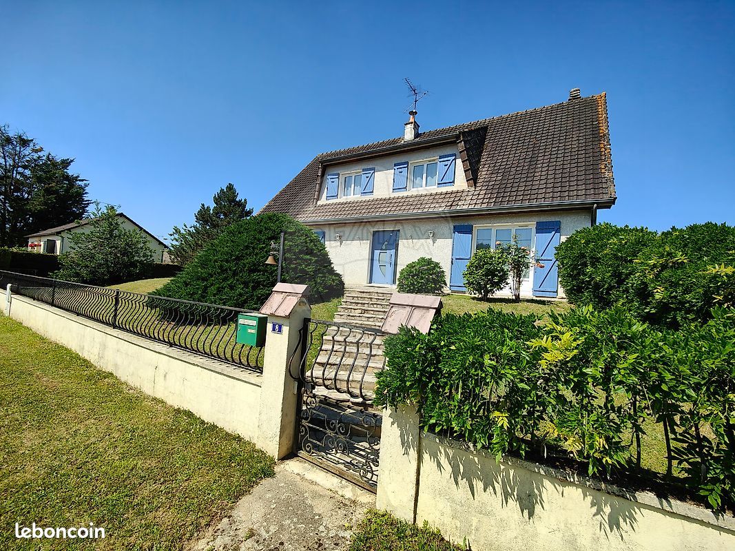 Maison 7 pièces 180 m² · à Saint-Fargeau · 180 m² · 225 000 €
