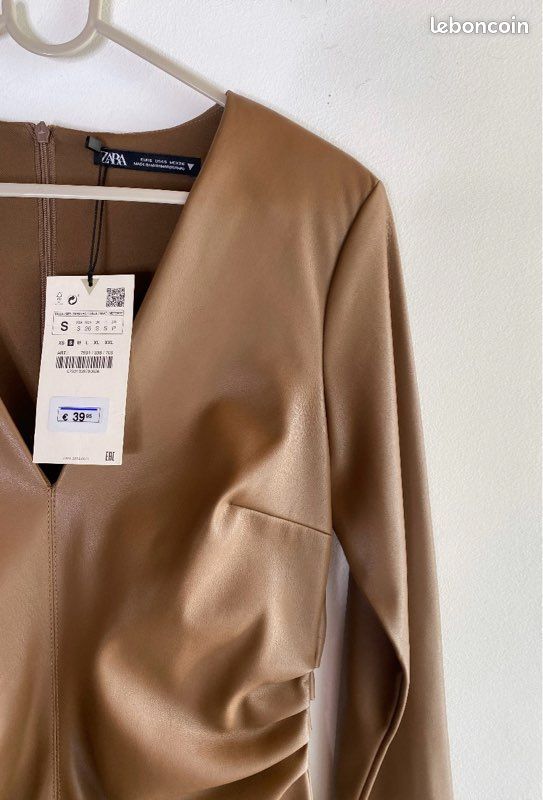 Robe en cuir vegan marron Zara Vêtements