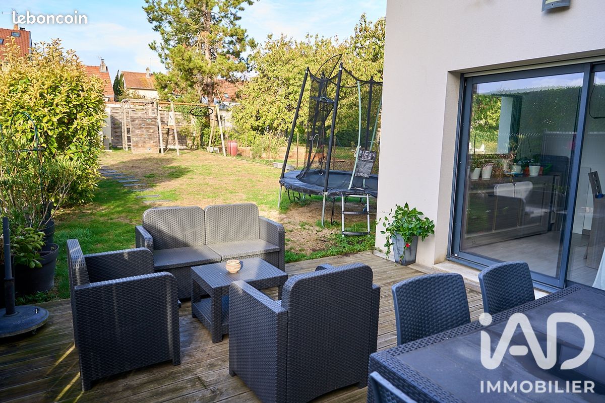 Maison 6 pièces 150 m² · à Champfleury · 150 m² · 470 000 €