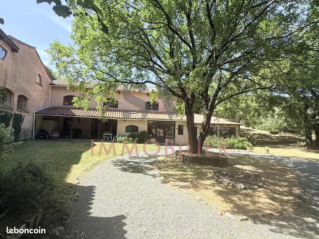 Maison 18 pièces 600 m² · à Pardailhan · 600 m² · 470 000 €