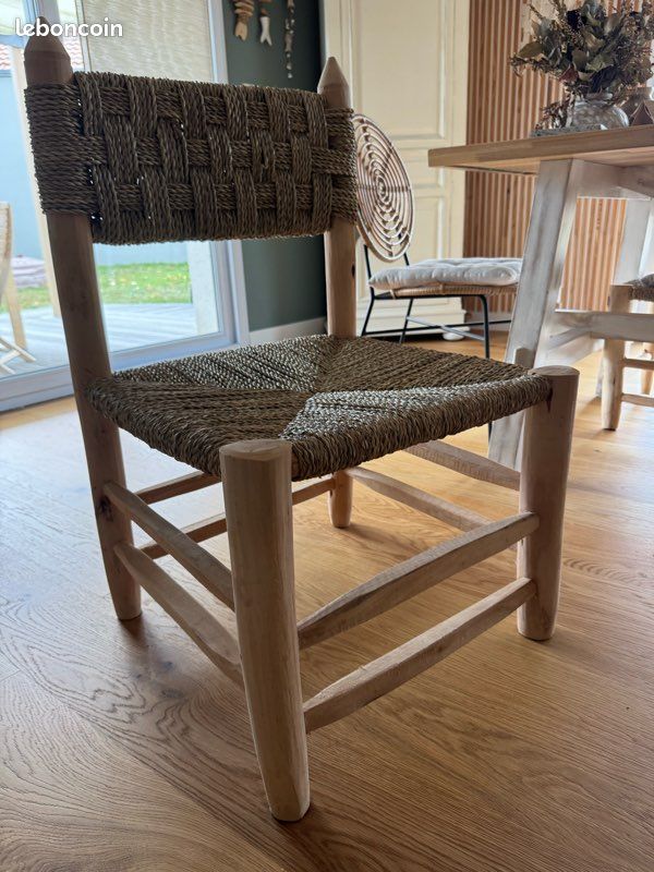 Chaise en bois et paille (image 3)
