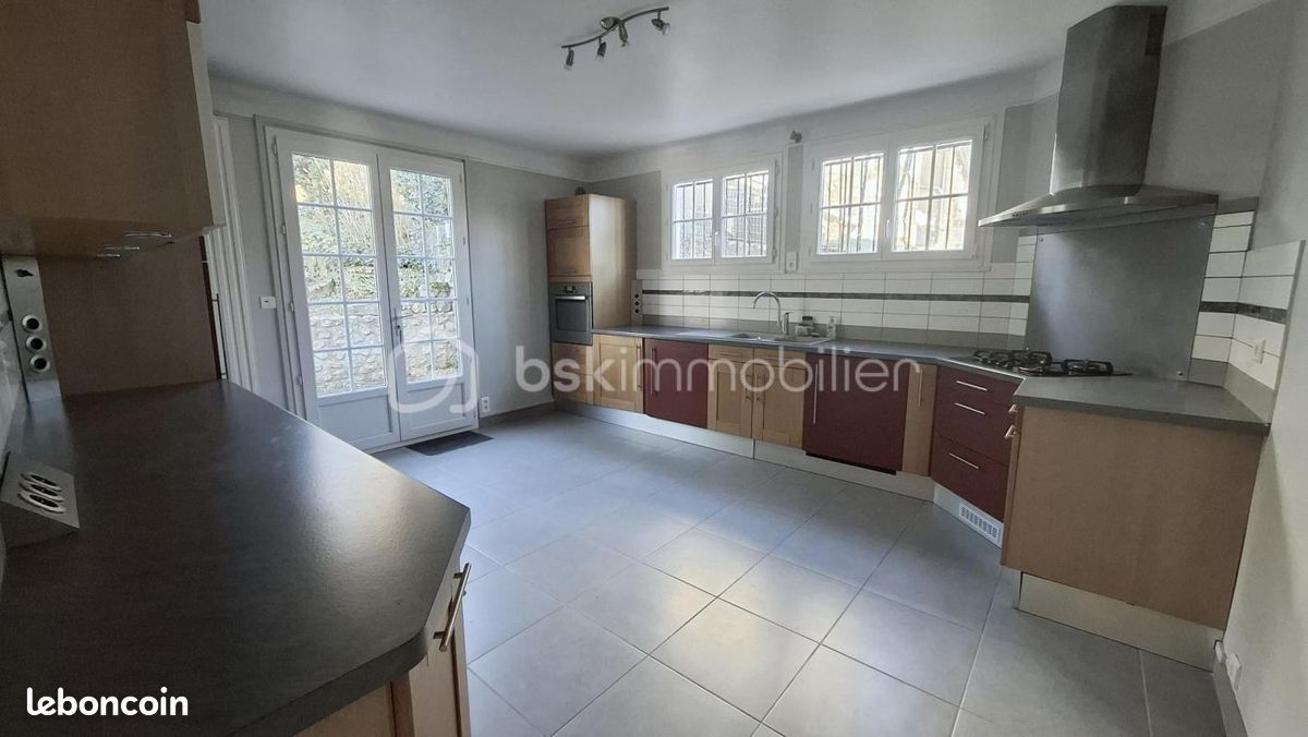 Maison 9 pièces 192 m² · à Le Mérévillois · 192 m² · 315 000 €