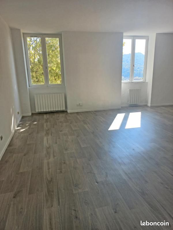 Appartement 4 pièces 86 m² · à Crémieu · 86 m² · 798 €/mois