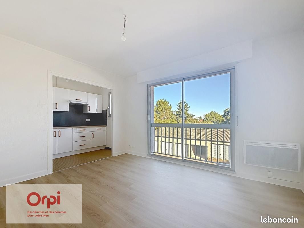 Appartement 1 pièce 28 m² · à Montluçon · 28 m² · 330 €/mois