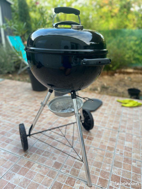 Barbecue de marque Weber Original modèle Kettle (image 2)
