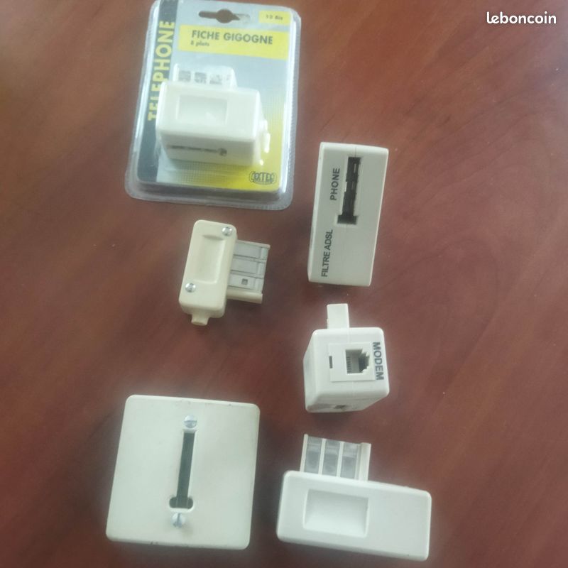 Diverses prises téléphoniques (image 1)