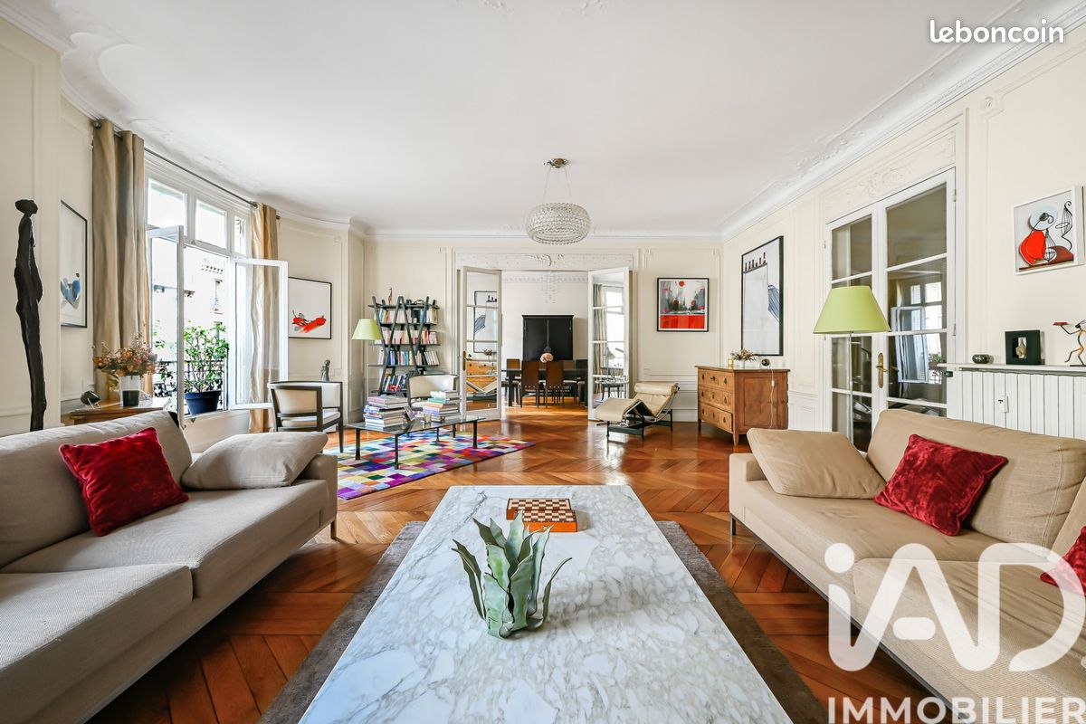 Appartement 8 pièces 251 m² · à Paris · 251 m² · 2 950 000 €