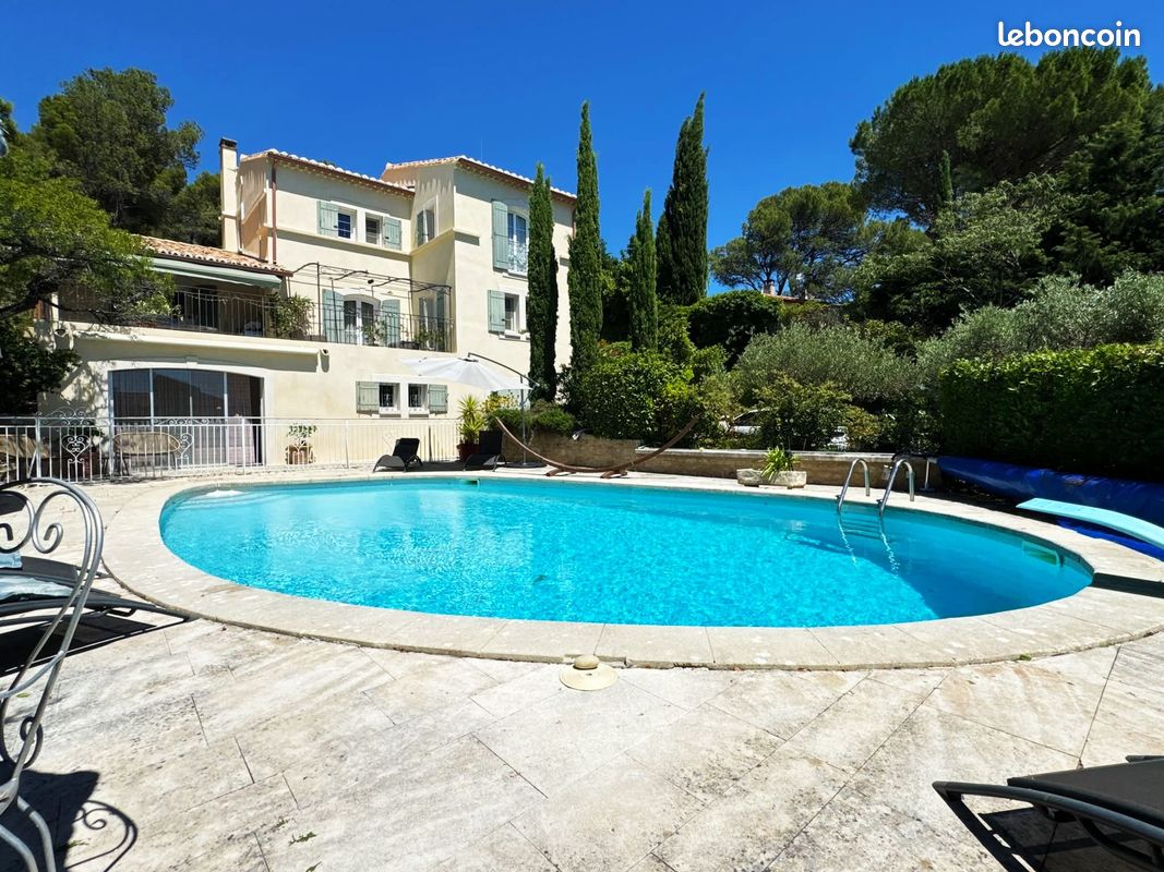 Appartement 7 pièces 235 m² · à Beaucaire · 235 m² · 790 000 €