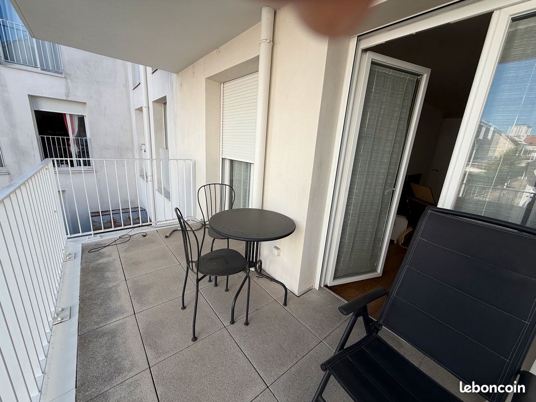 Appartement 3 pièces 59 m² · à Mantes-la-Ville · 58,7 m² · 164 000 €