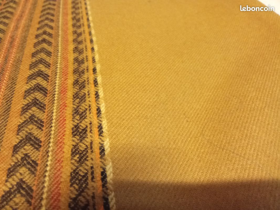 Morceau tissu marron avec motif (image 4)