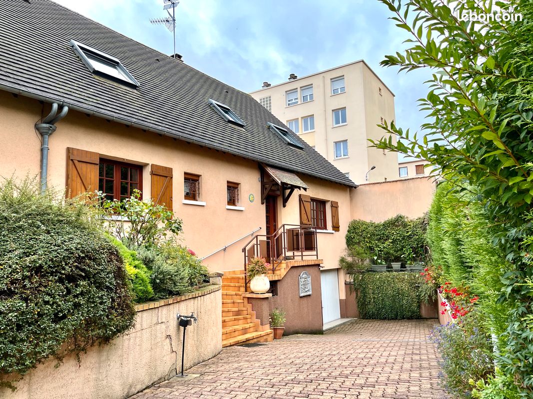 Maison 6 pièces 152 m² · à Évreux · 152 m² · 250 000 €